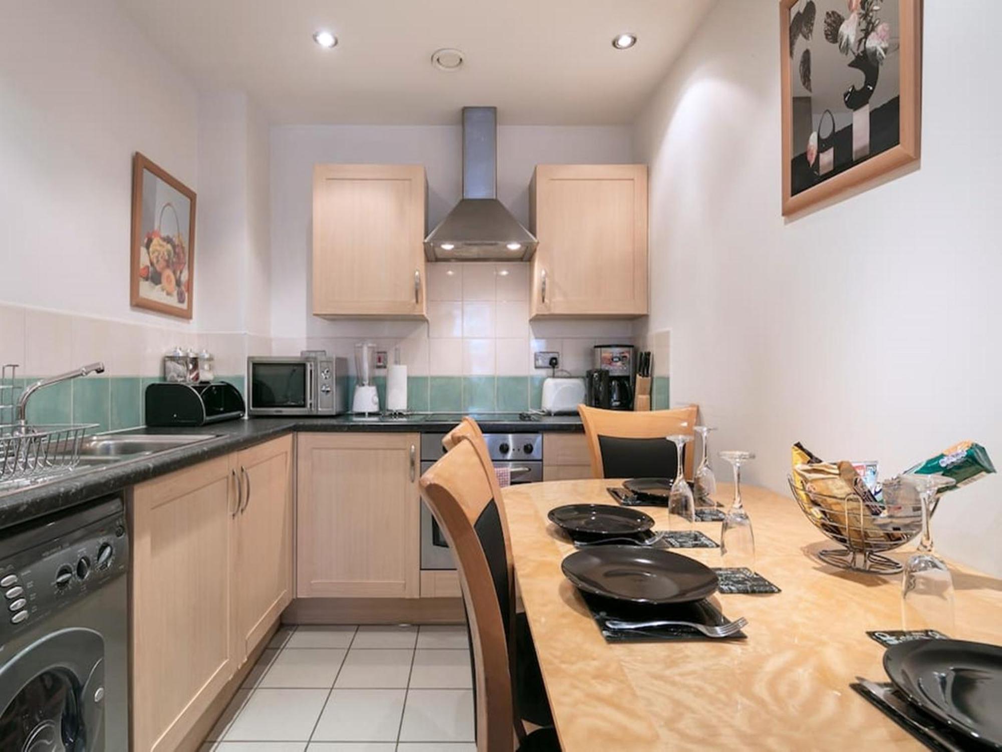 Pnj Long Apartment Manchester